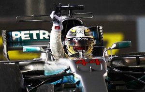 HAMILTON CAPITALIZÓ UNA IMPORTANTE VICTORIA EN SINGAPUR