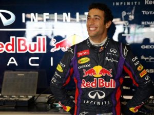 RICCIARDO: "NO NOS PREOCUPA MERCEDES"