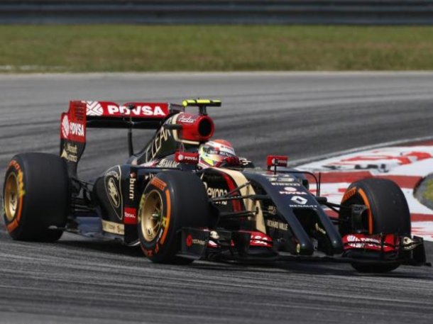 Maldonado, en lo poco que pudo girar en Sepang (foto: Lotus/LAT)