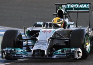 MERCEDES SIGUE CON SU PASO FIRME