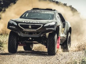 PEUGEOT PREPARA EL DAKAR