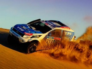 YPF PRESENTO SUS EQUIPOS QUE PARTICIPARAN EN EL DAKAR 2015 