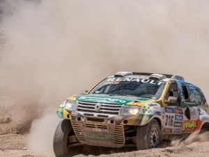 LAS RENAULT DUSTER VAN POR MAS GLORIA EN EL DESAFÍO RUTA 40