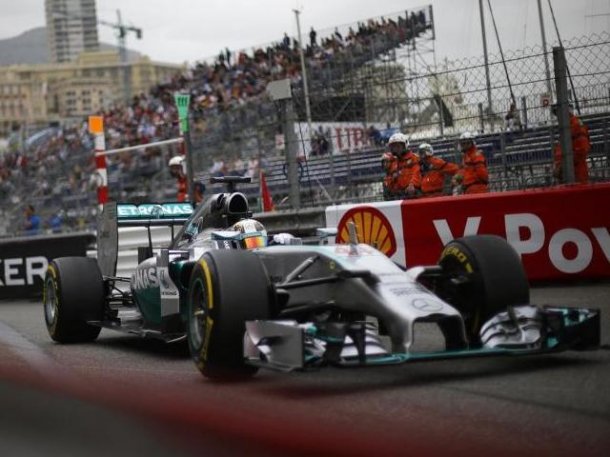 Hamilton, el más veloz del primer entrenamiento