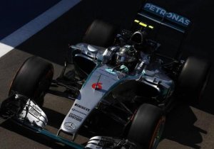 ROSBERG, SIN RIVALES