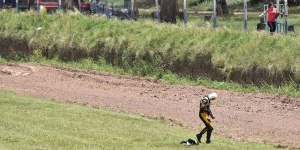 Giallombardo, tras bajar del auto en llamas. 