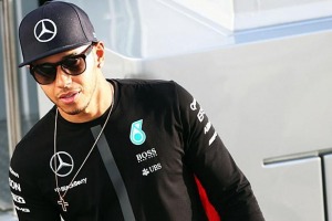 HAMILTON REPUDIA LAS AMENAZAS DE WOLFF