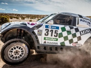 AUTOS: MINI APARECE SOBRE EL FINAL