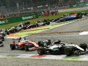 SE DISPUTA UNA NUEVA FECHA DE LA F1 EN MALASIA