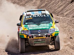 SPATARO Y RENAULT GANARON EN EL RUTA 40