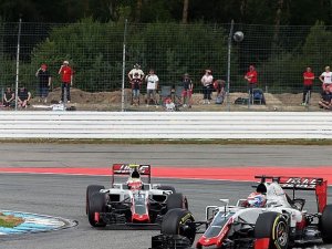 EL EQUIPO HAAS PIENSA A FUTURO