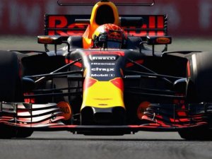 VERSTAPPEN CERRÓ UN VIERNES PERFECTO