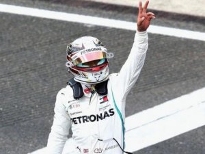 HAMILTON Y OTRA POLE EN SPA