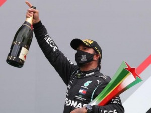 HAMILTON SIGUE HACIENDO HISTORIA