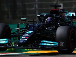 NUEVA POLE PARA LEWIS HAMILTON