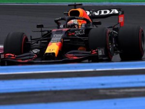 VERSTAPPEN SE QUEDÓ CON LA POLE EN FRANCIA