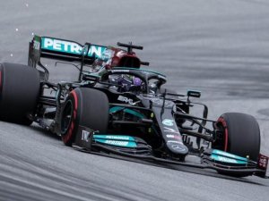 VERSTAPPEN Y HAMILTON, LIDERARON LOS ENTRENAMIENTOS