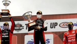 JAKOS Y TOYOTA FESTEJARON EN TC PICKUP