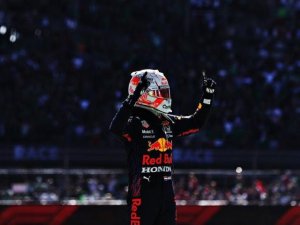 VERSTAPPEN GANÓ EN MEXICO Y SIGUE PUNTERO